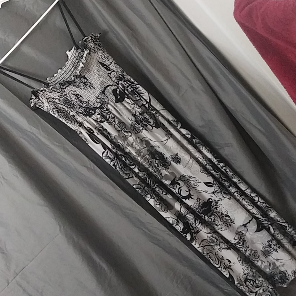 Unknown Brand ~ S-M ~ Black and White